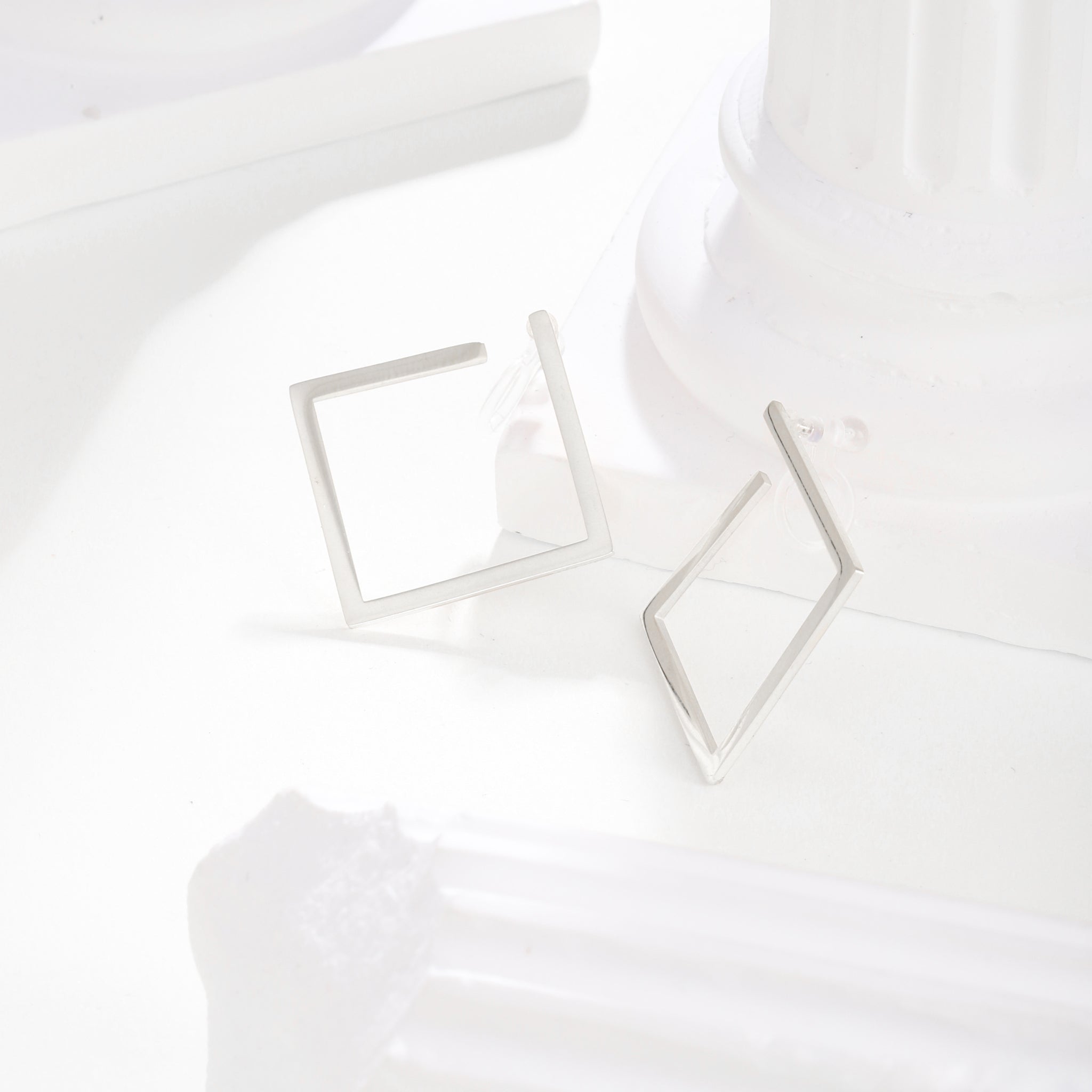 Goldstud clip-on earrings by SOMIY – pain-free non-pierced jewelry for everyday wear