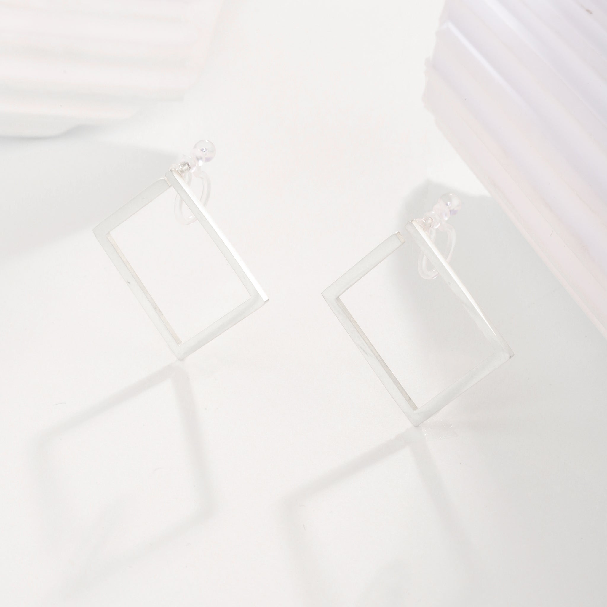 Goldstud clip-on earrings by SOMIY – pain-free non-pierced jewelry for everyday wear