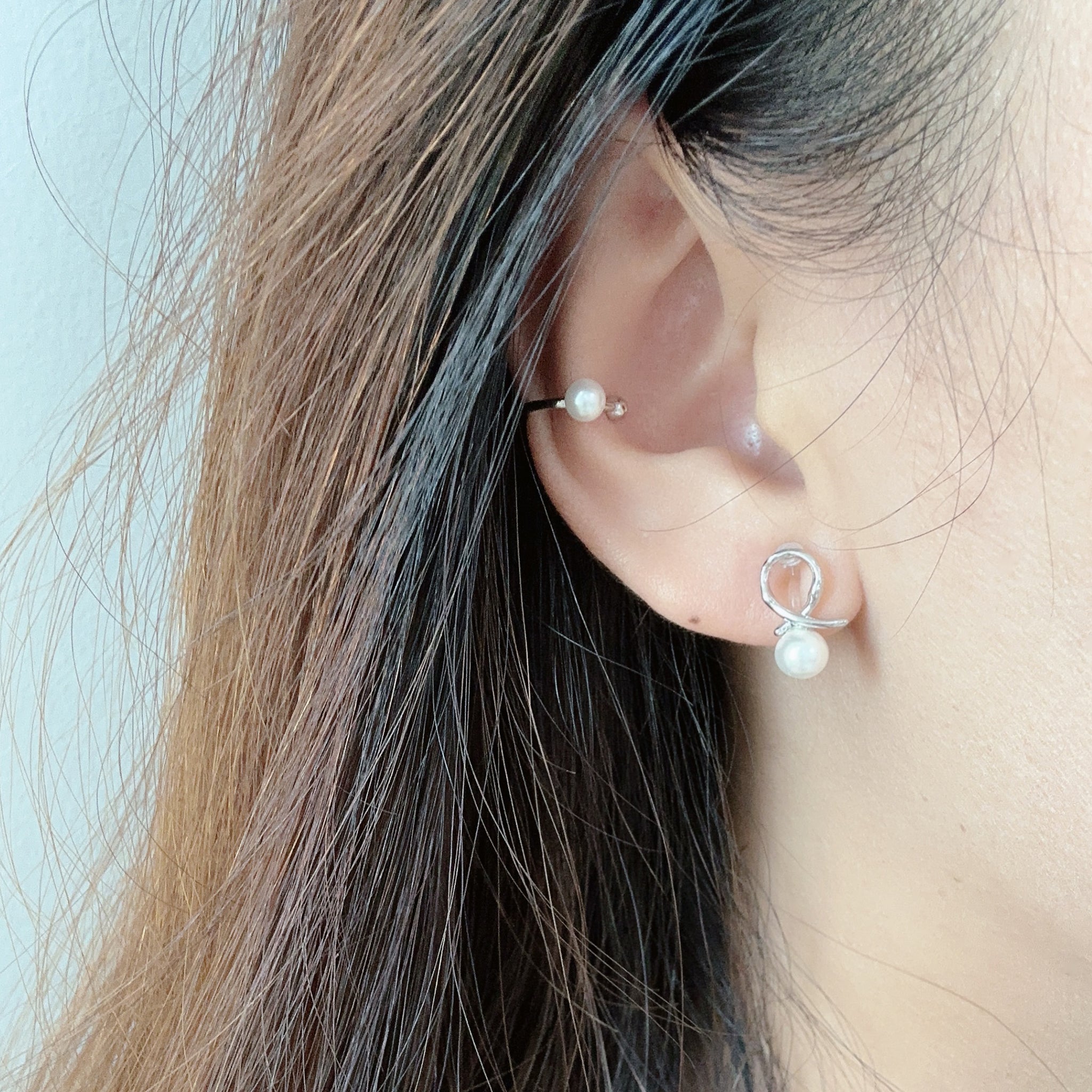 Gold Pearlstud clip-on earrings by SOMIY – pain-free non-pierced jewelry for everyday wear