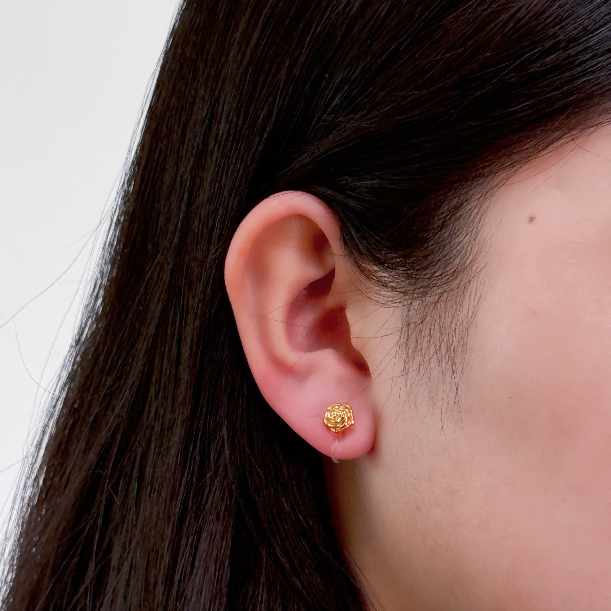 clip-on earrings by SOMIY – pain-free non-pierced jewelry for everyday wear