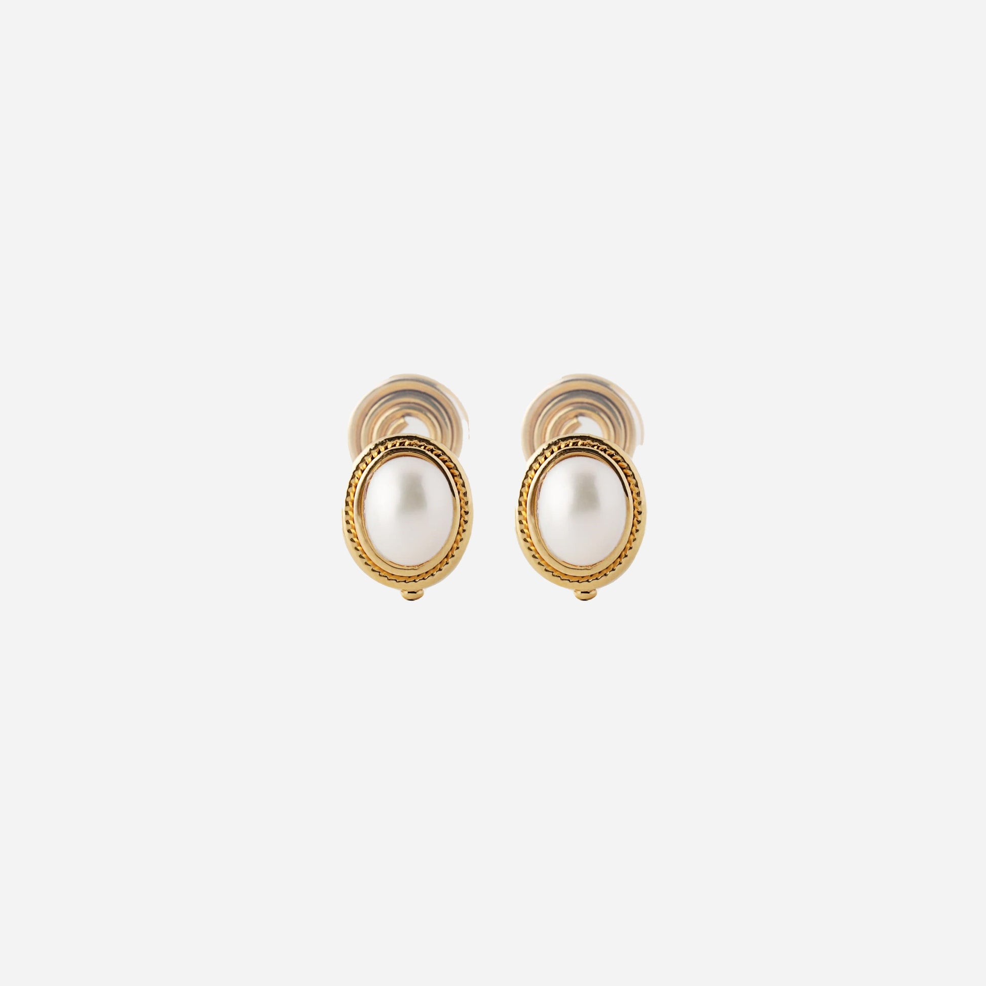 Gold Pearlstud clip-on earrings by SOMIY – pain-free non-pierced jewelry for everyday wear