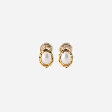 Gold Pearlstud clip-on earrings by SOMIY – pain-free non-pierced jewelry for everyday wear