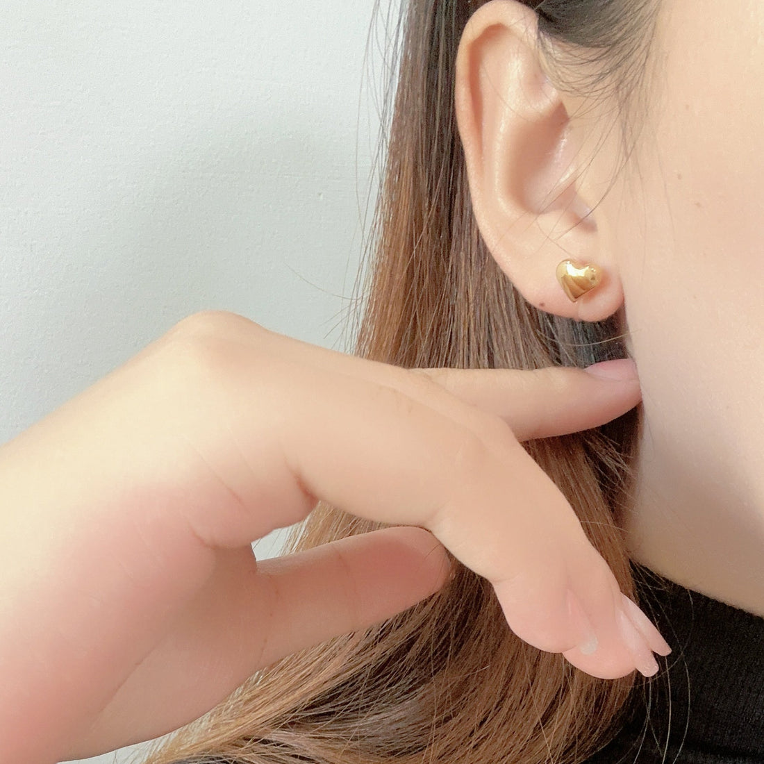 Gold Resinstud clip-on earrings by SOMIY – pain-free non-pierced jewelry for everyday wear