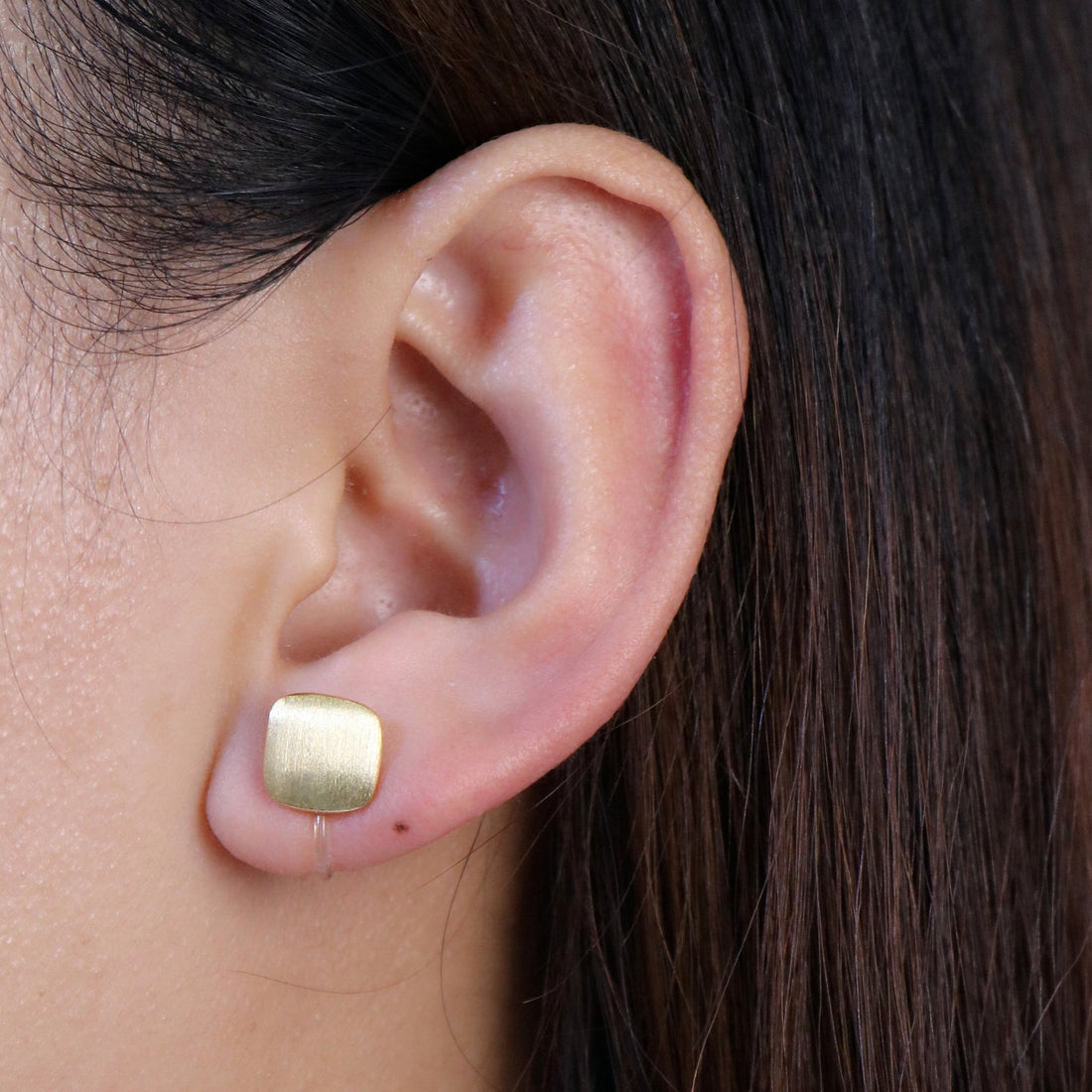 Gold Resinstud clip-on earrings by SOMIY – pain-free non-pierced jewelry for everyday wear