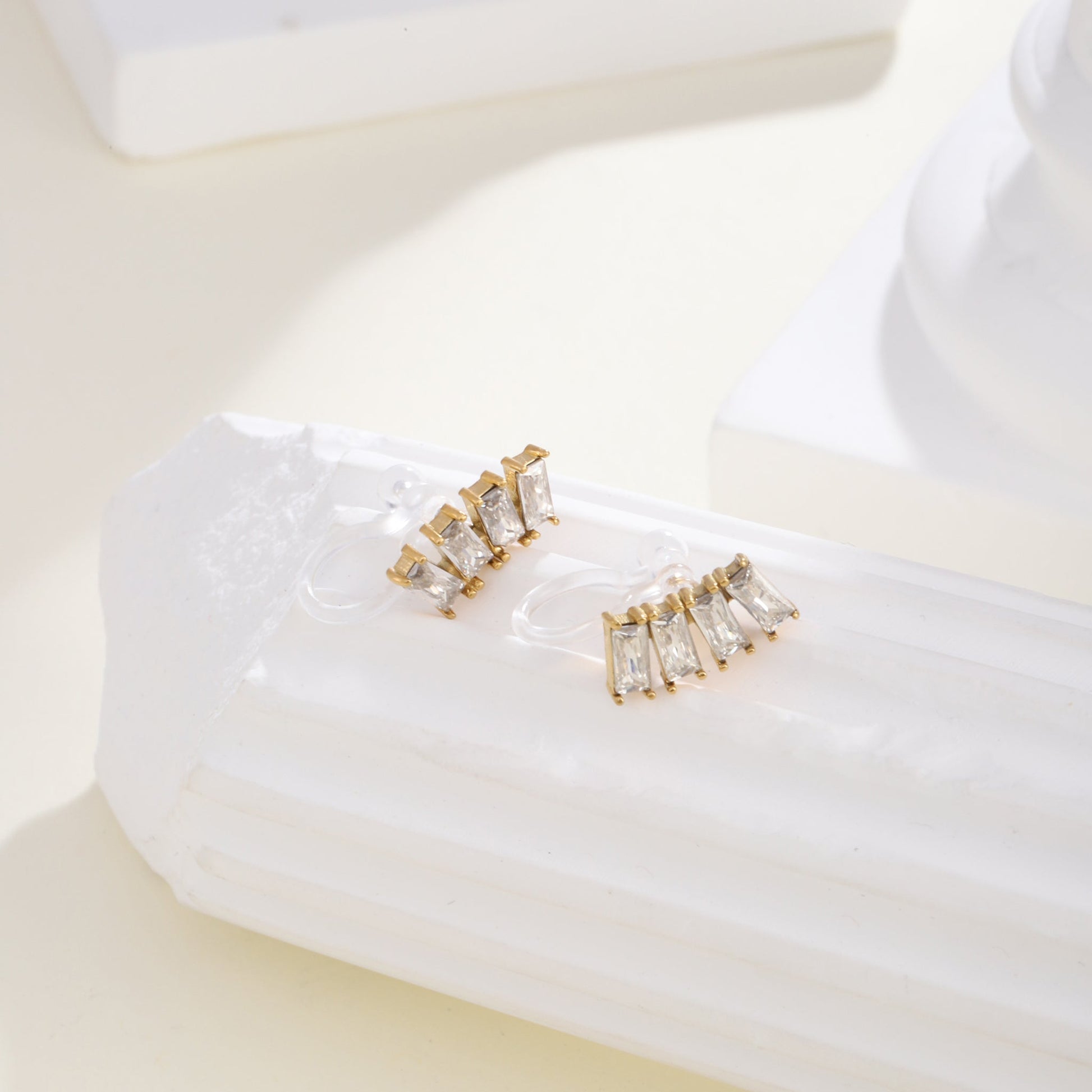 Goldstud clip-on earrings by SOMIY – pain-free non-pierced jewelry for everyday wear