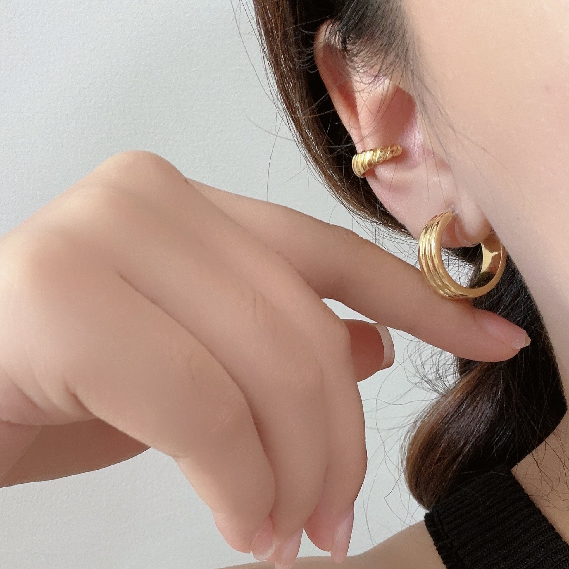 ear cuff by SOMIY – modern non-pierced jewelry for all-day comfort