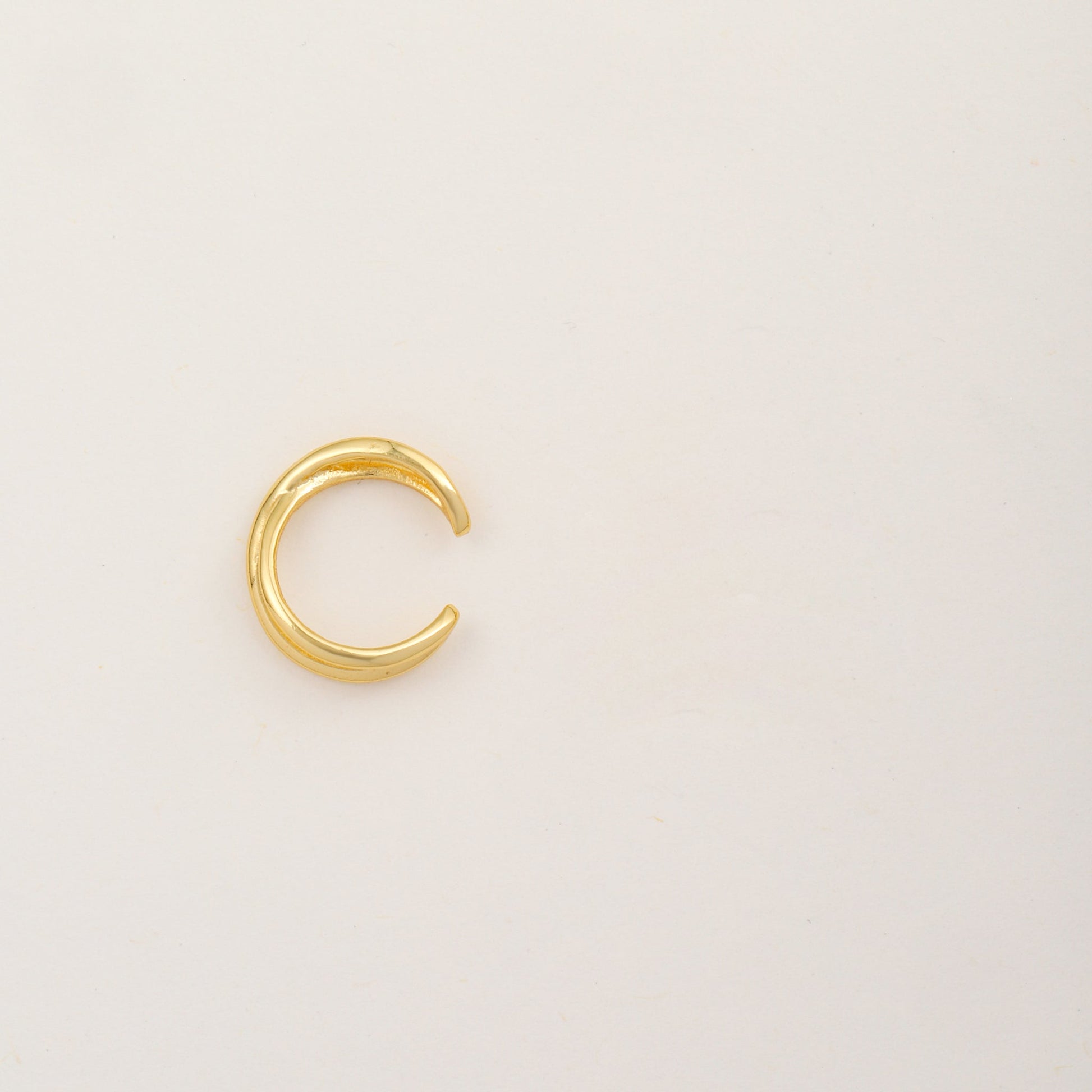 ear cuff by SOMIY – modern non-pierced jewelry for all-day comfort