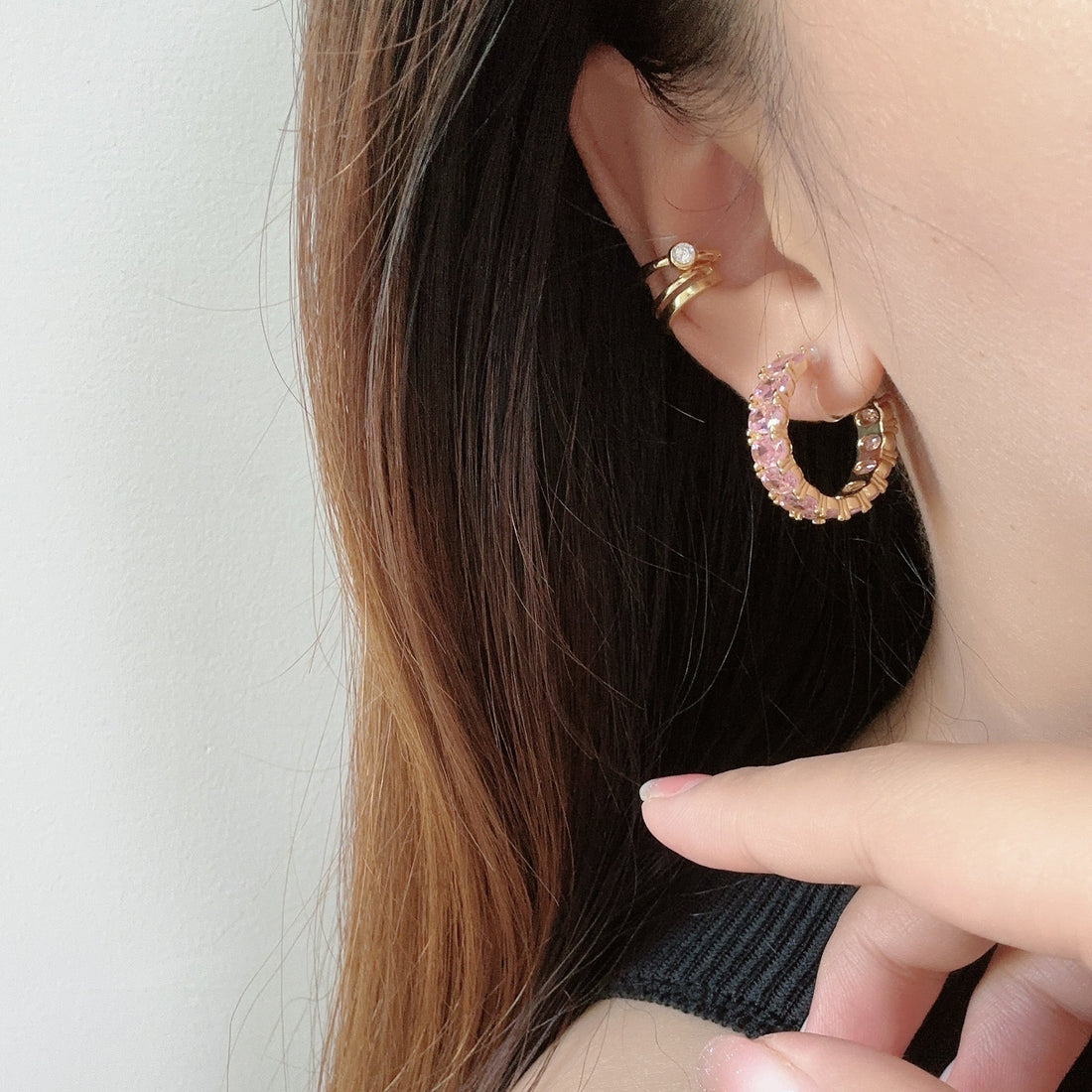 Gold Silverear cuff by SOMIY – modern non-pierced jewelry for all-day comfort