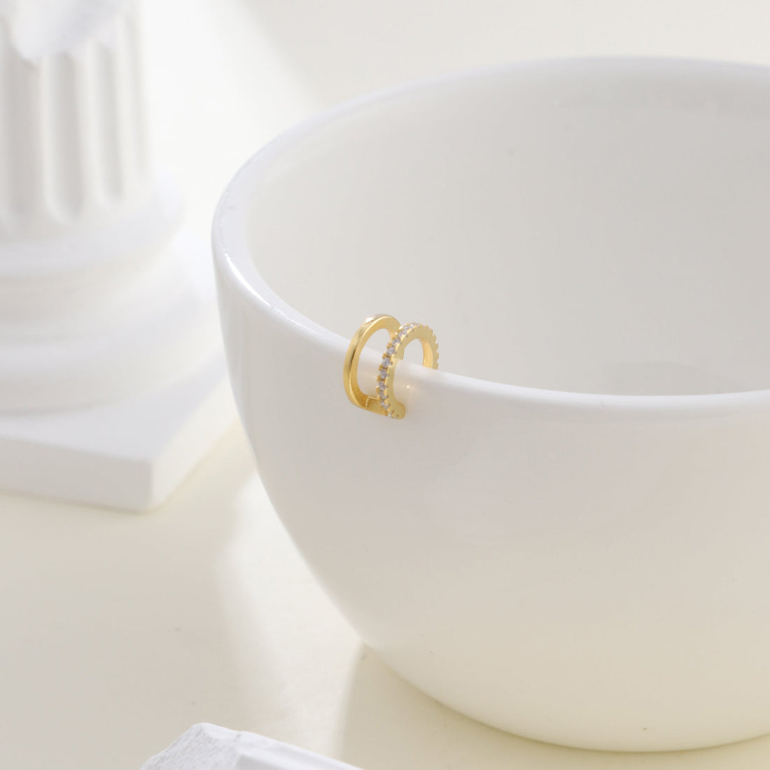 Gold Silverear cuff by SOMIY – modern non-pierced jewelry for all-day comfort