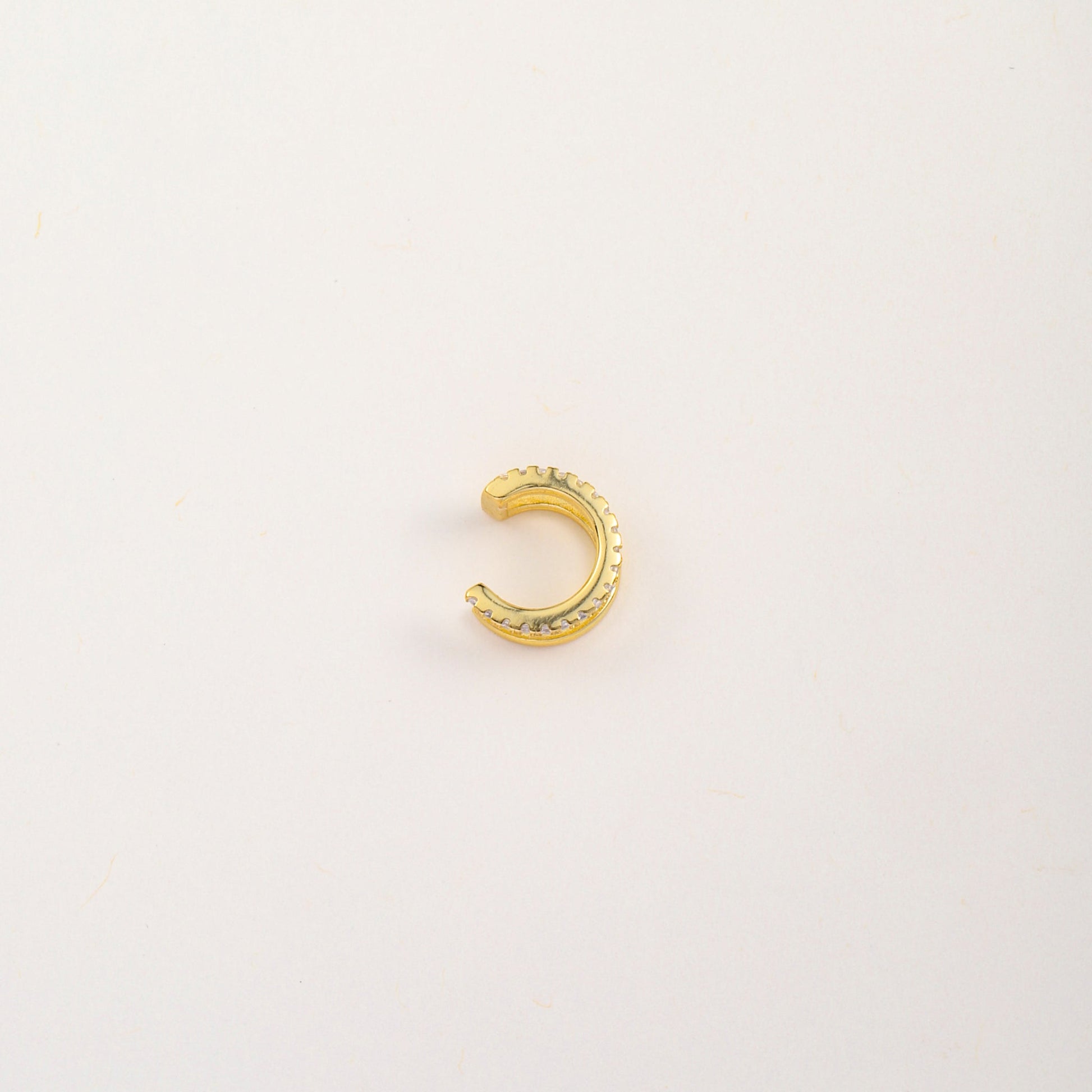 ear cuff by SOMIY – modern non-pierced jewelry for all-day comfort