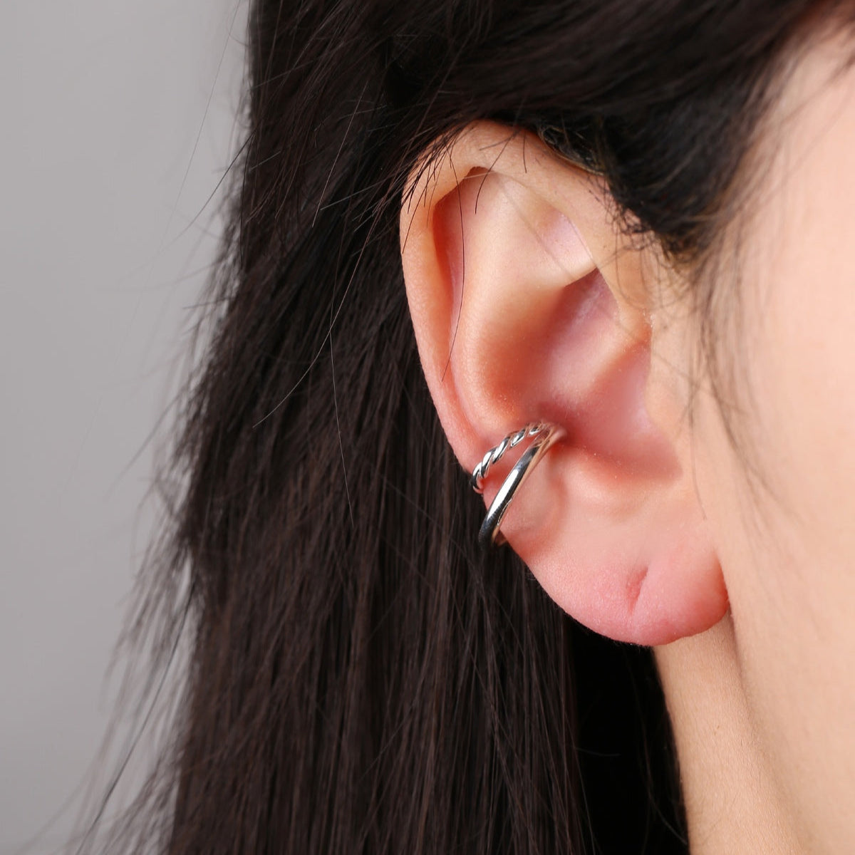 ear cuff by SOMIY – modern non-pierced jewelry for all-day comfort