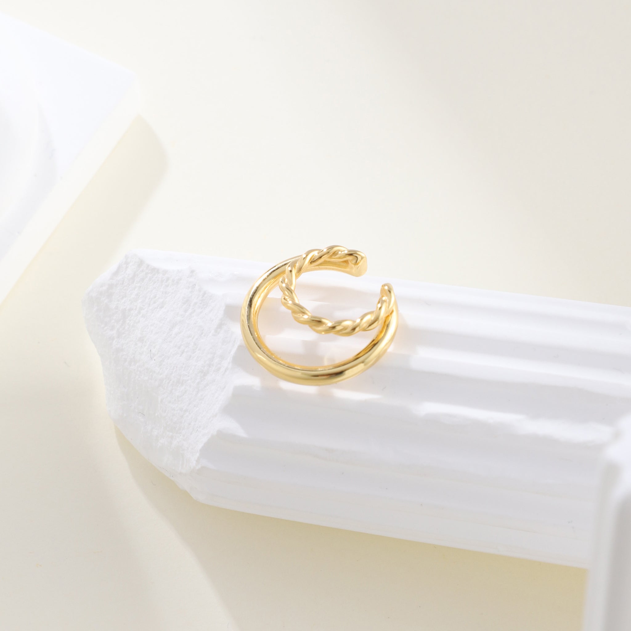 ear cuff by SOMIY – modern non-pierced jewelry for all-day comfort