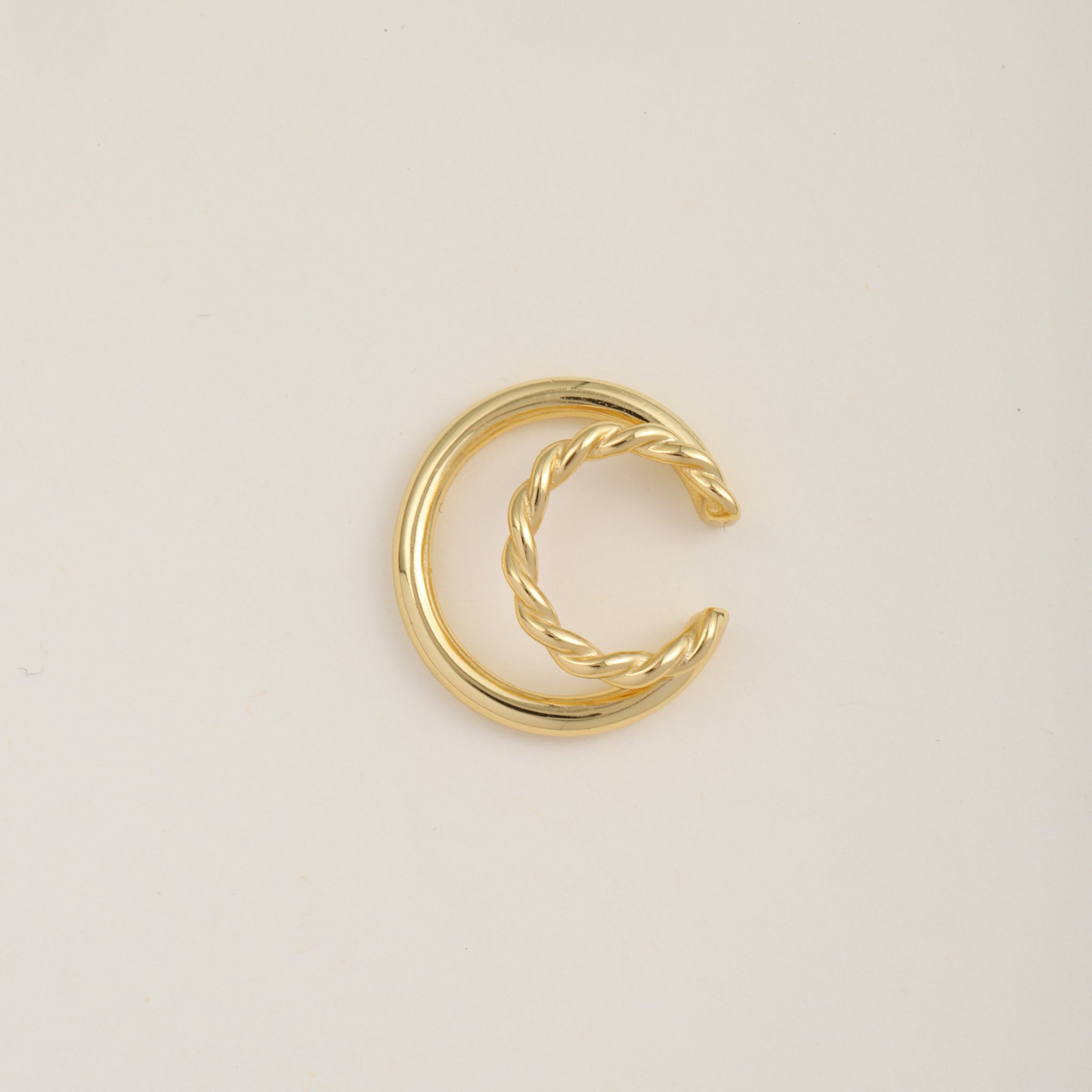 ear cuff by SOMIY – modern non-pierced jewelry for all-day comfort