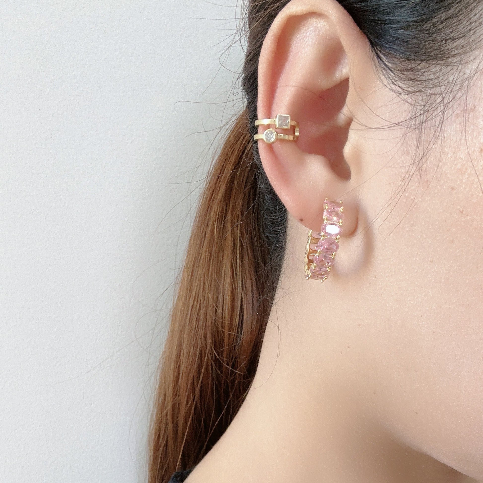 Goldear cuff by SOMIY – modern non-pierced jewelry for all-day comfort