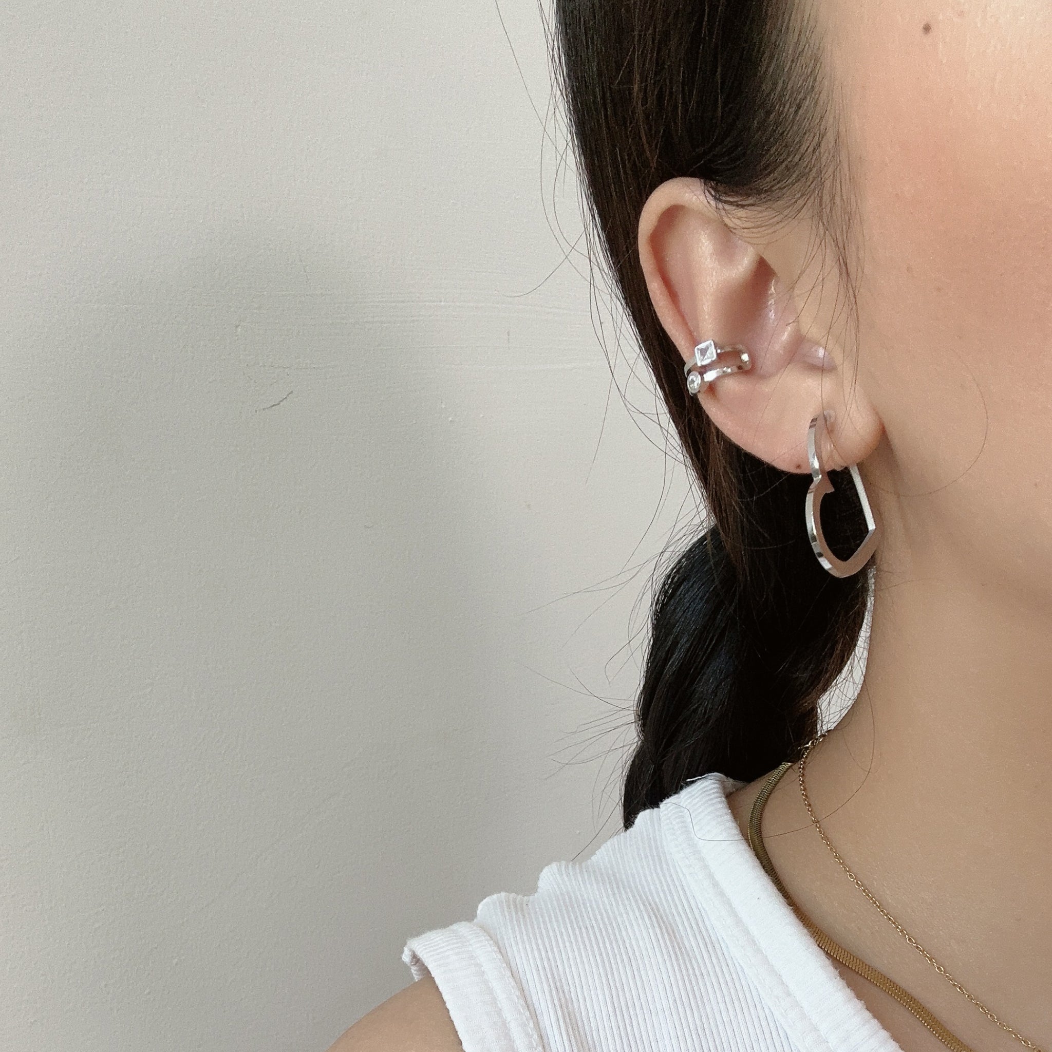 Goldear cuff by SOMIY – modern non-pierced jewelry for all-day comfort