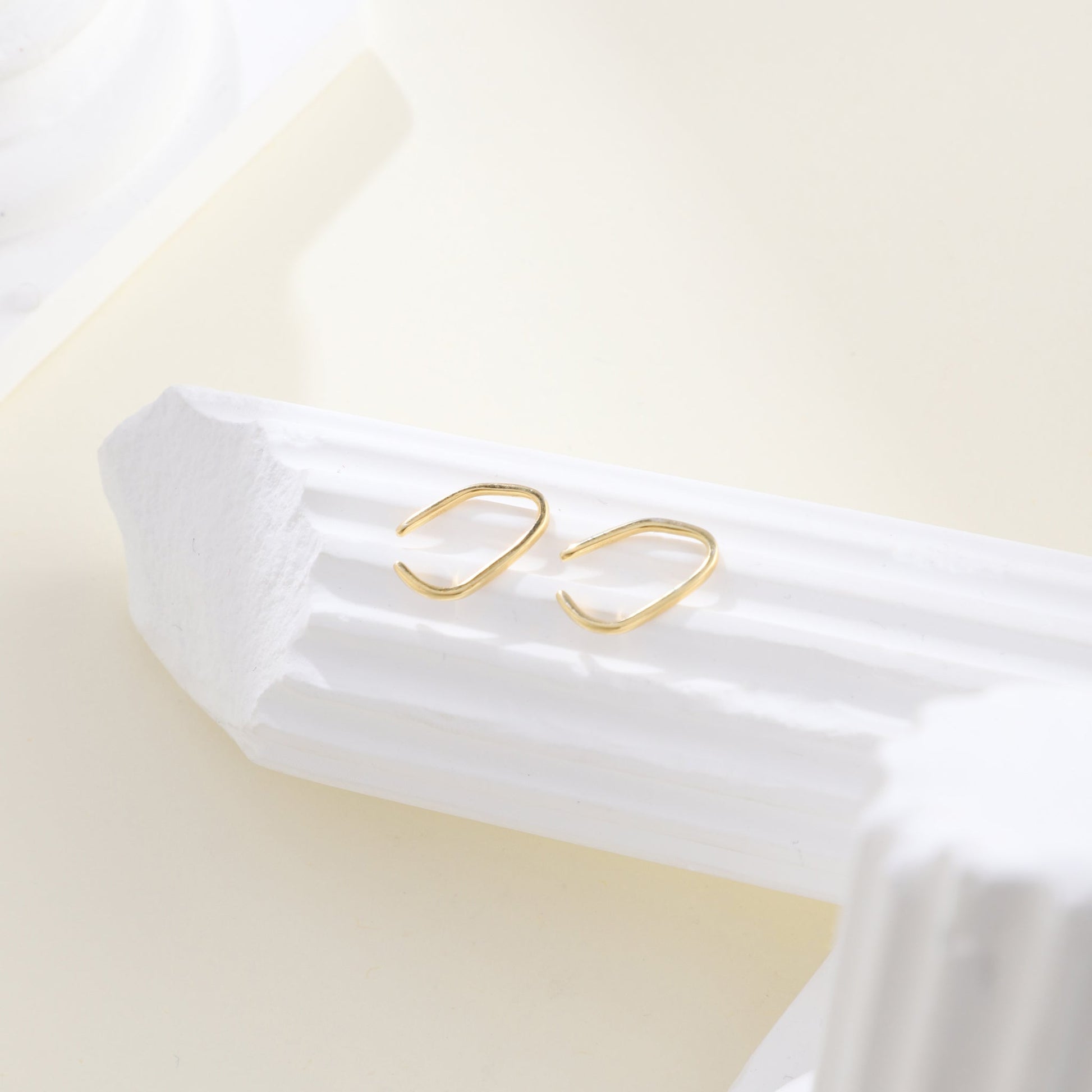 ear cuff by SOMIY – modern non-pierced jewelry for all-day comfort