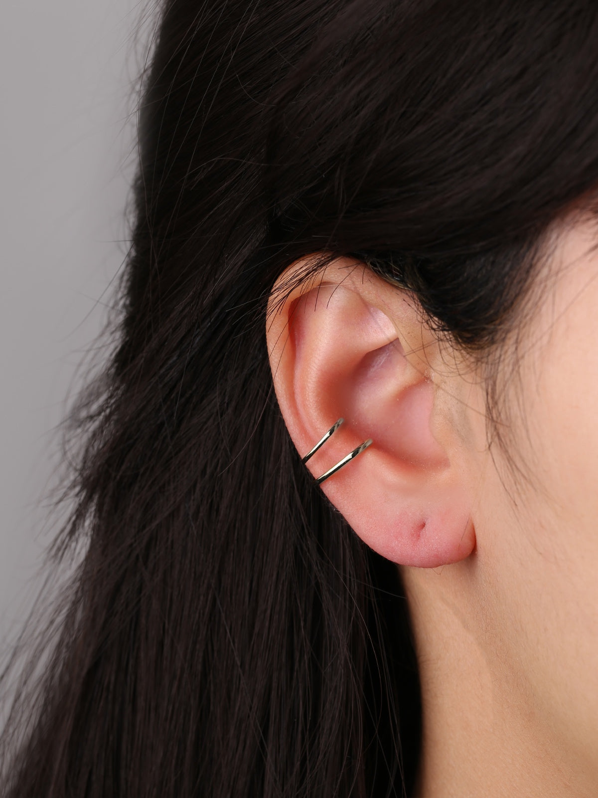 ear cuff by SOMIY – modern non-pierced jewelry for all-day comfort