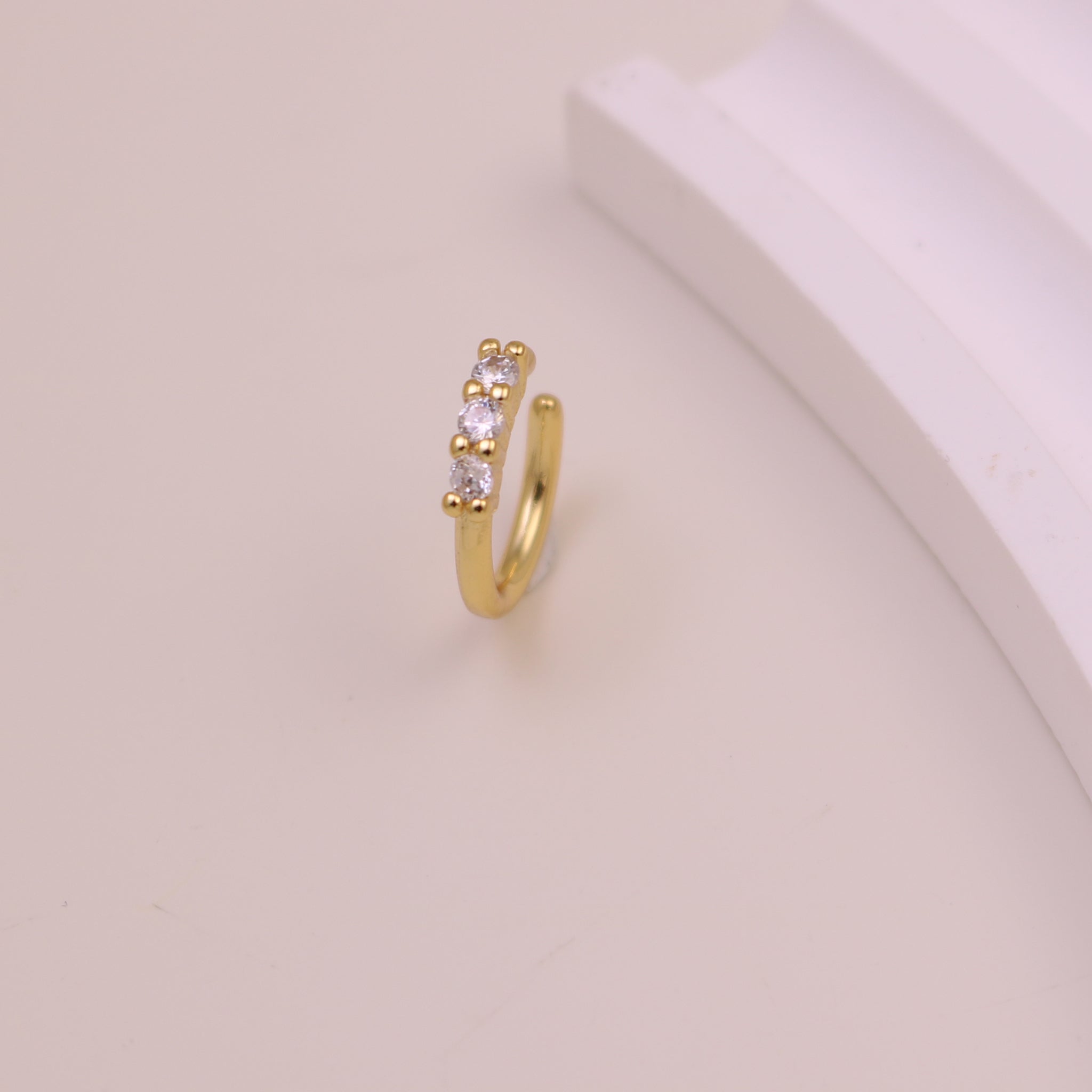 Gold Silverear cuff by SOMIY – modern non-pierced jewelry for all-day comfort