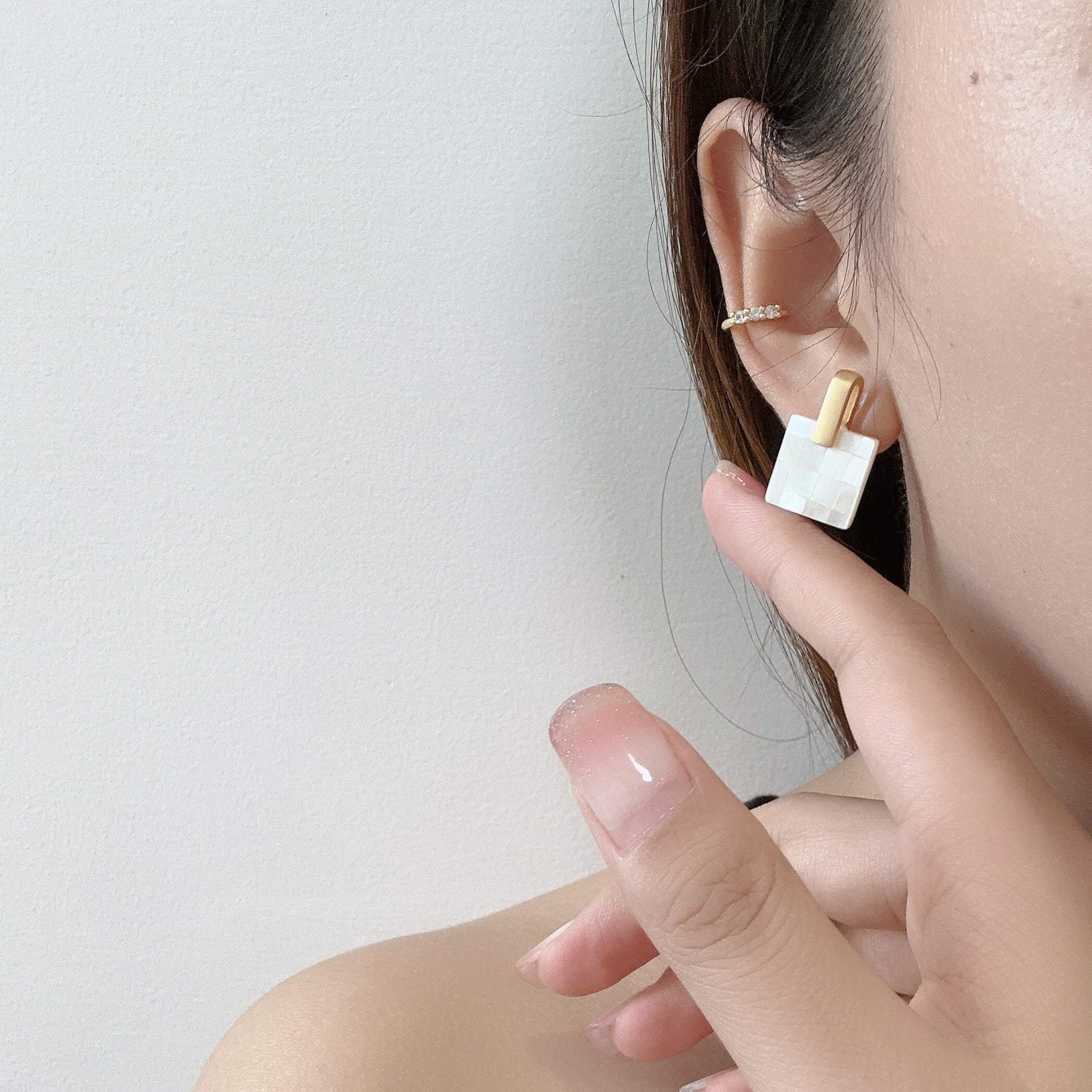 ear cuff by SOMIY – modern non-pierced jewelry for all-day comfort