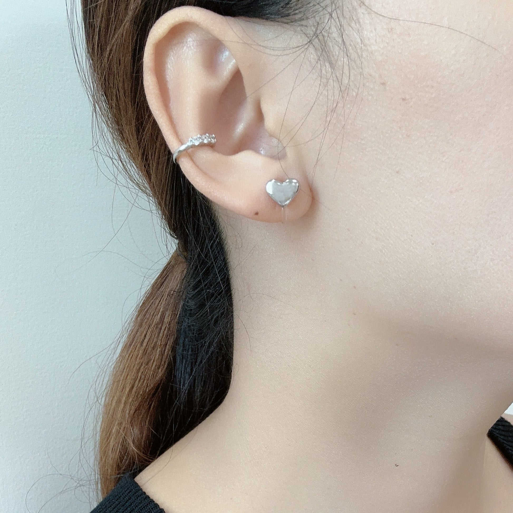 ear cuff by SOMIY – modern non-pierced jewelry for all-day comfort