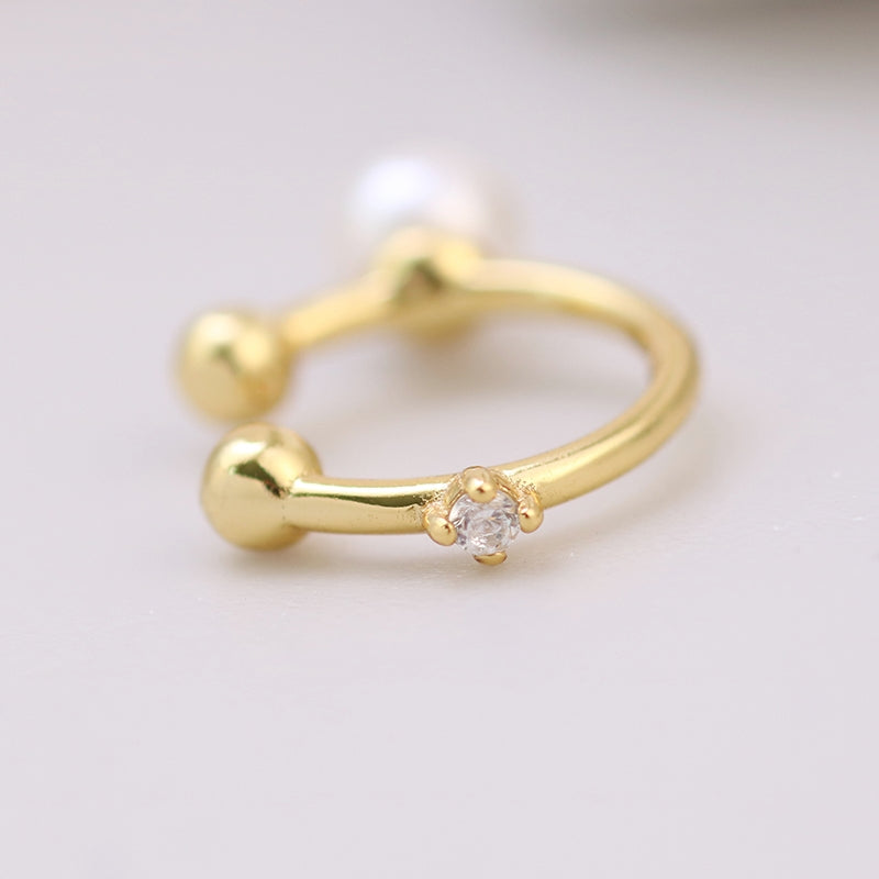 Gold Pearlear cuff by SOMIY – modern non-pierced jewelry for all-day comfort