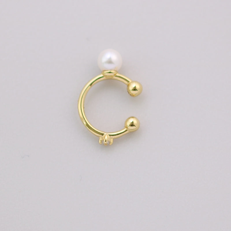 Gold Pearlear cuff by SOMIY – modern non-pierced jewelry for all-day comfort