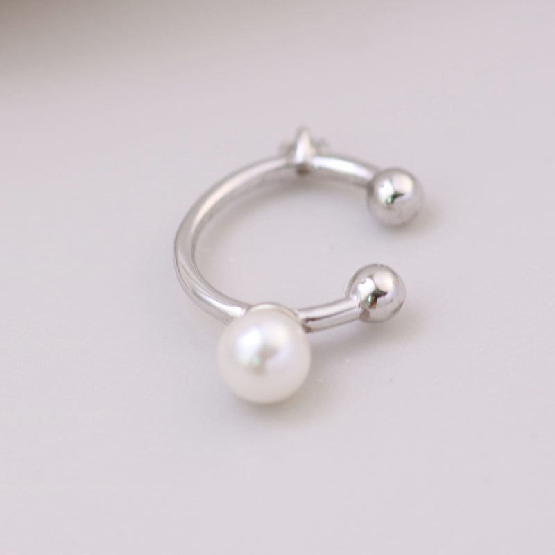 Gold Pearlear cuff by SOMIY – modern non-pierced jewelry for all-day comfort