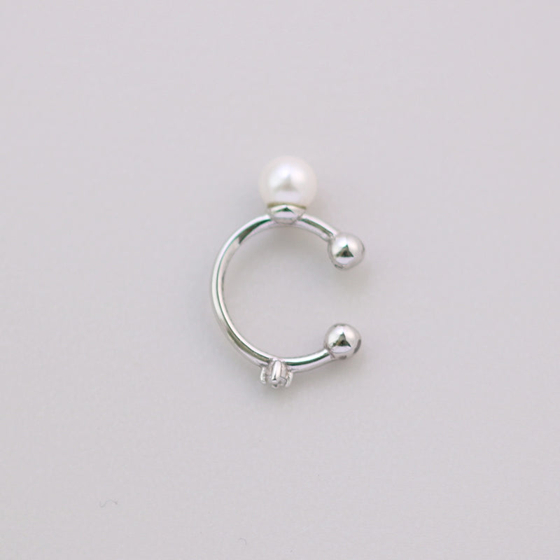 Gold Pearlear cuff by SOMIY – modern non-pierced jewelry for all-day comfort