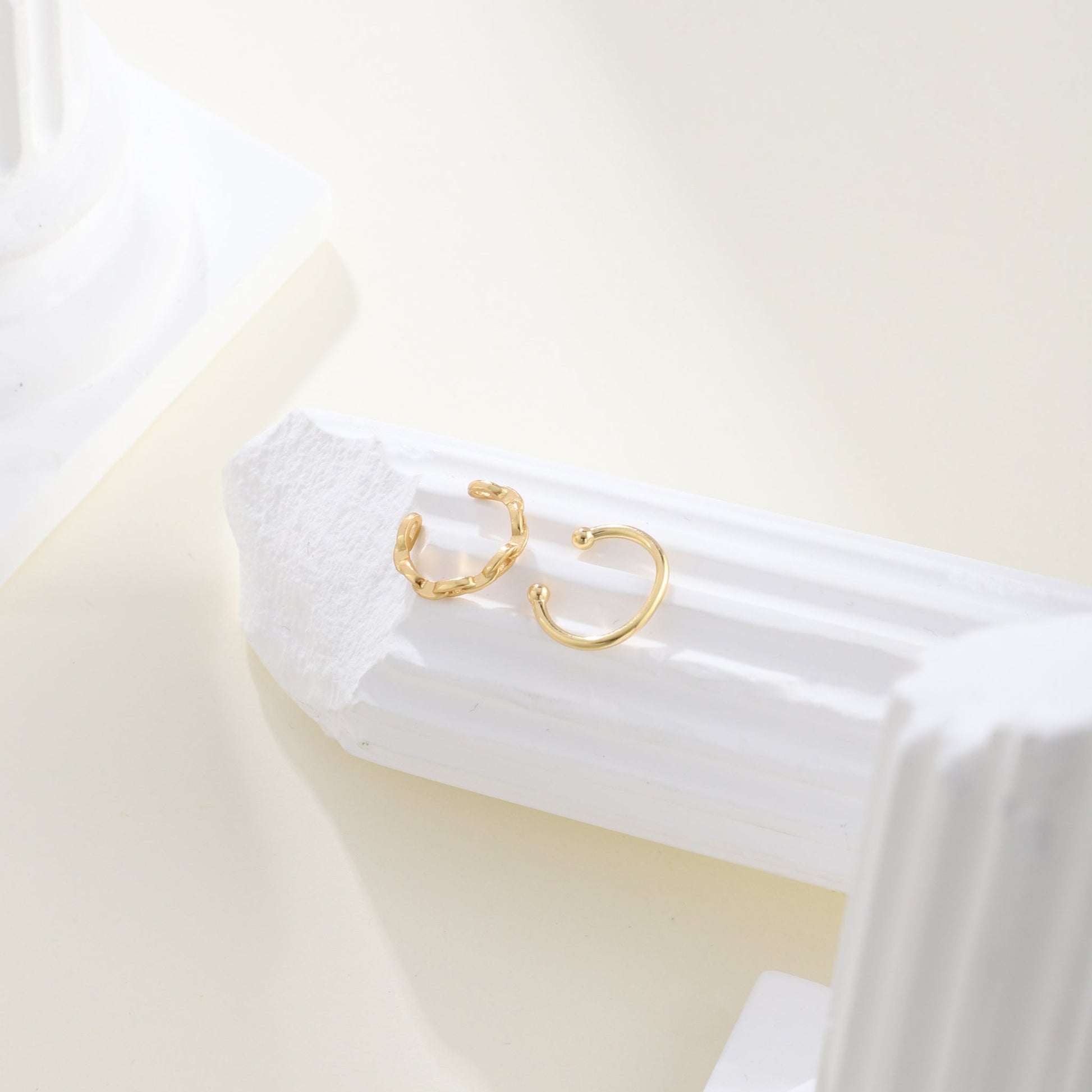 ear cuff by SOMIY – modern non-pierced jewelry for all-day comfort