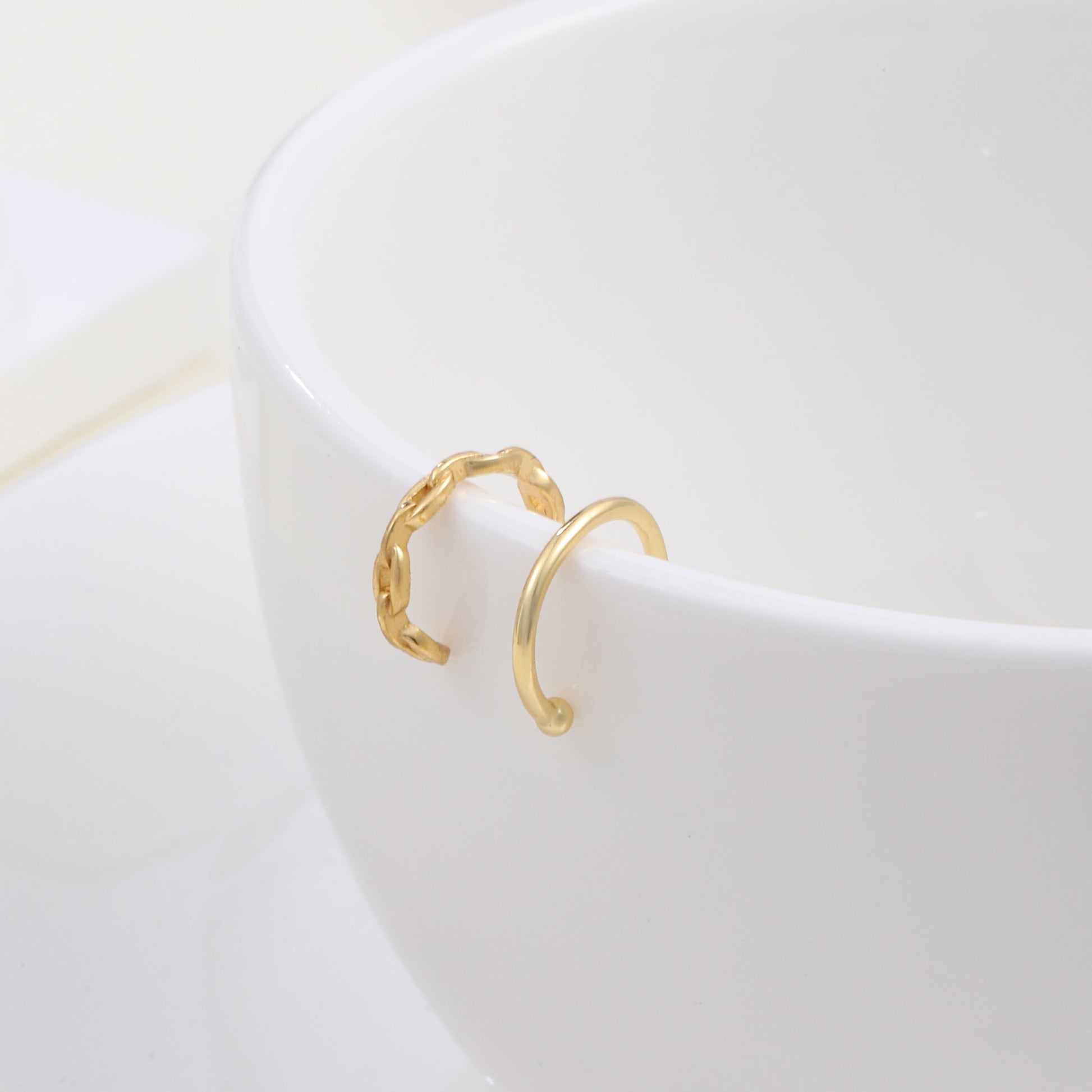 ear cuff by SOMIY – modern non-pierced jewelry for all-day comfort