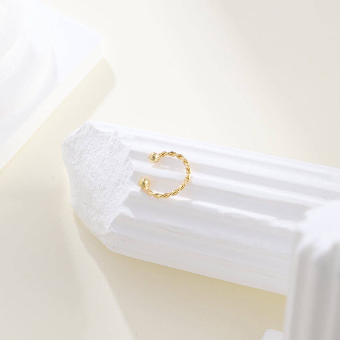 Gold Silverear cuff by SOMIY – modern non-pierced jewelry for all-day comfort