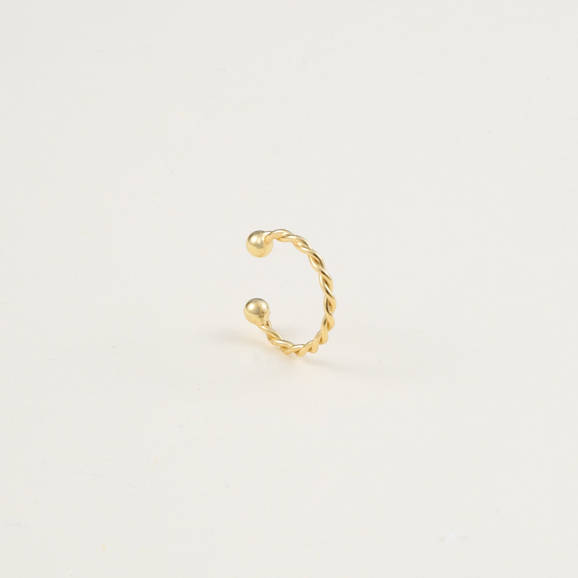 ear cuff by SOMIY – modern non-pierced jewelry for all-day comfort