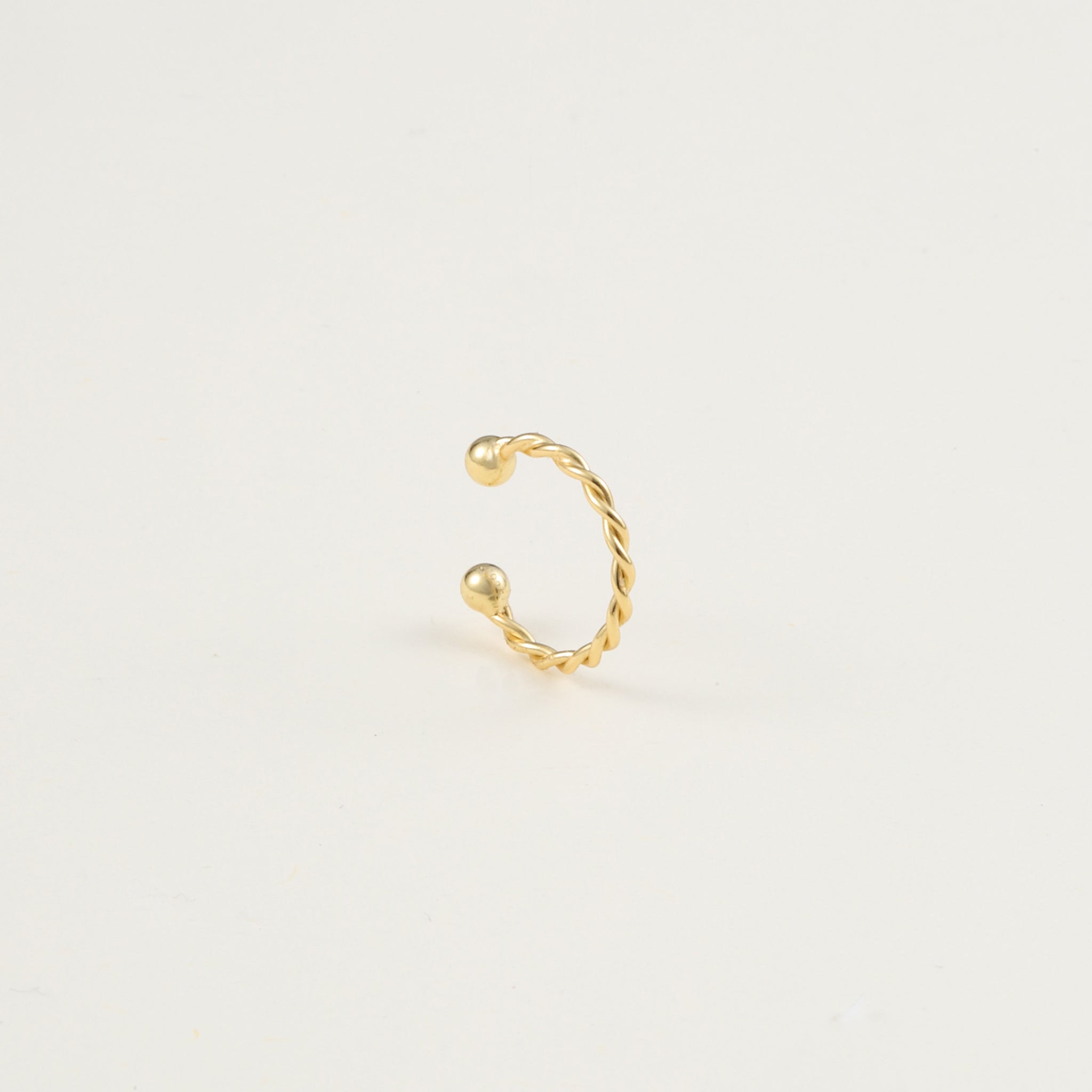 ear cuff by SOMIY – modern non-pierced jewelry for all-day comfort