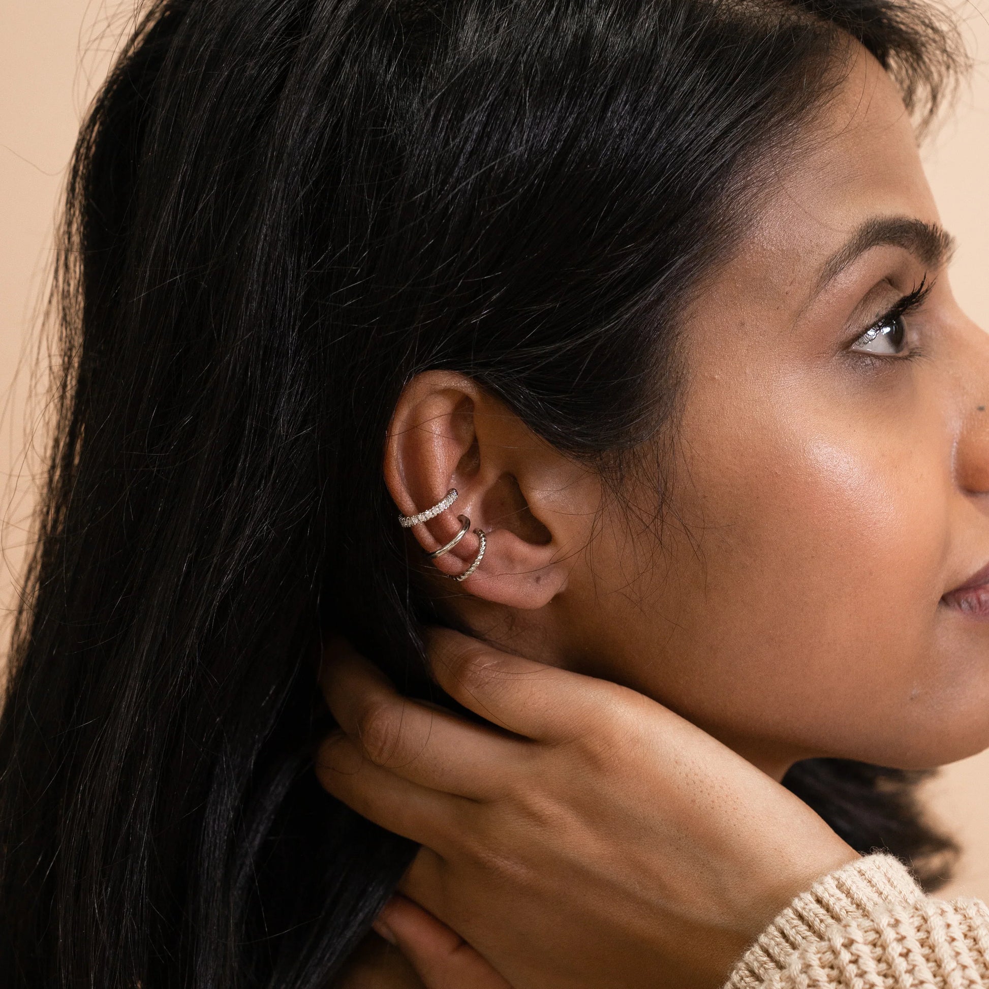 ear cuff by SOMIY – modern non-pierced jewelry for all-day comfort