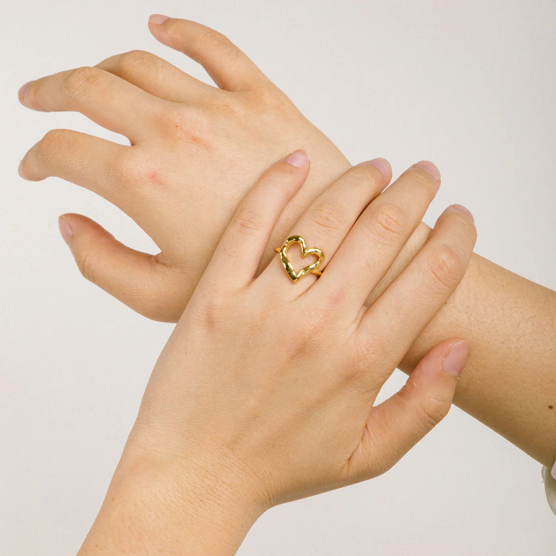 Goldadjustable ring by SOMIY – elegant minimalist jewelry for everyday wear