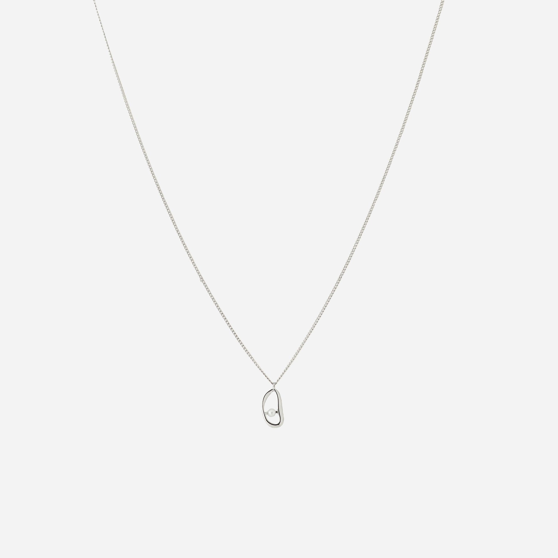 Pearlnecklace by SOMIY – minimalist jewelry that pairs with our clip-on earrings