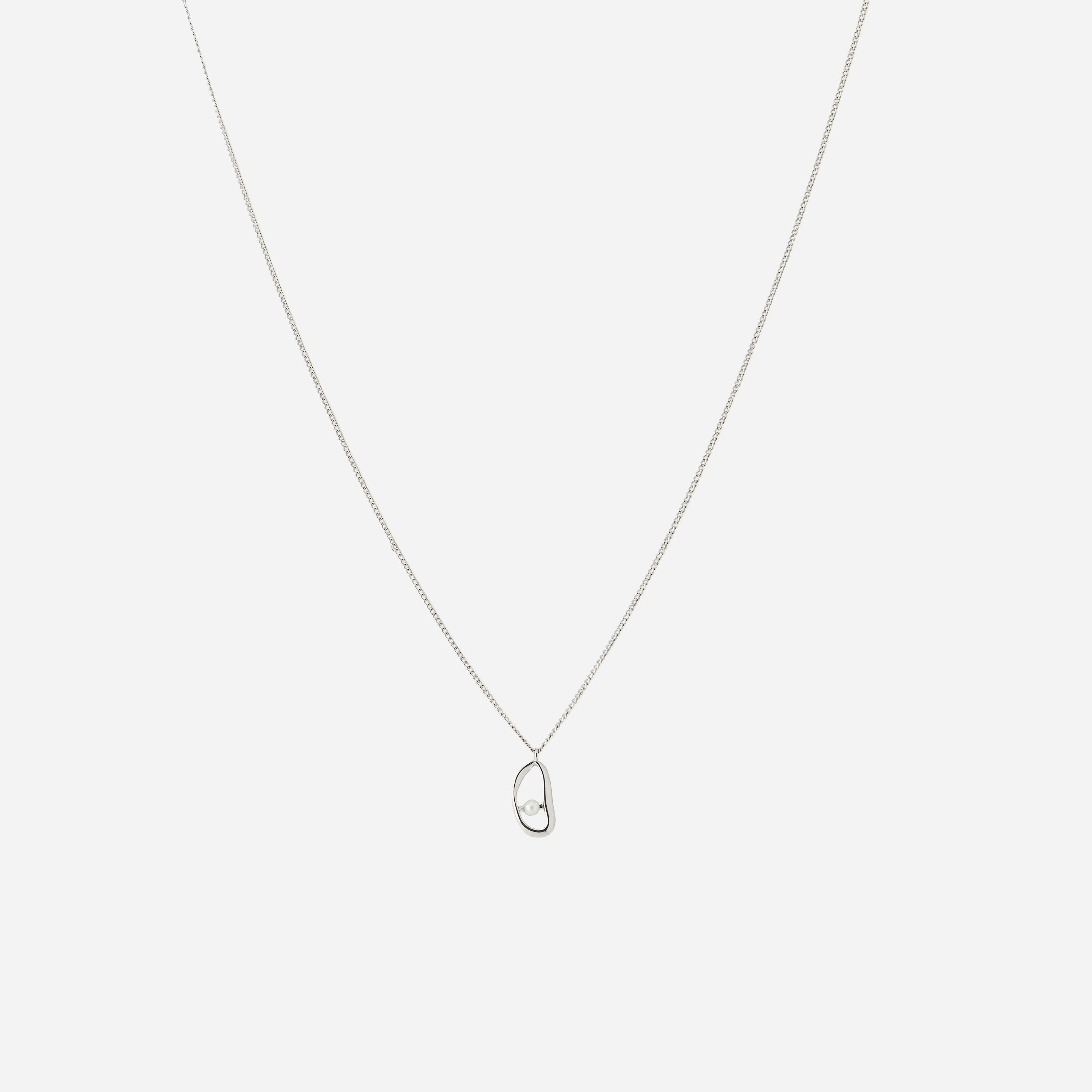Pearlnecklace by SOMIY – minimalist jewelry that pairs with our clip-on earrings