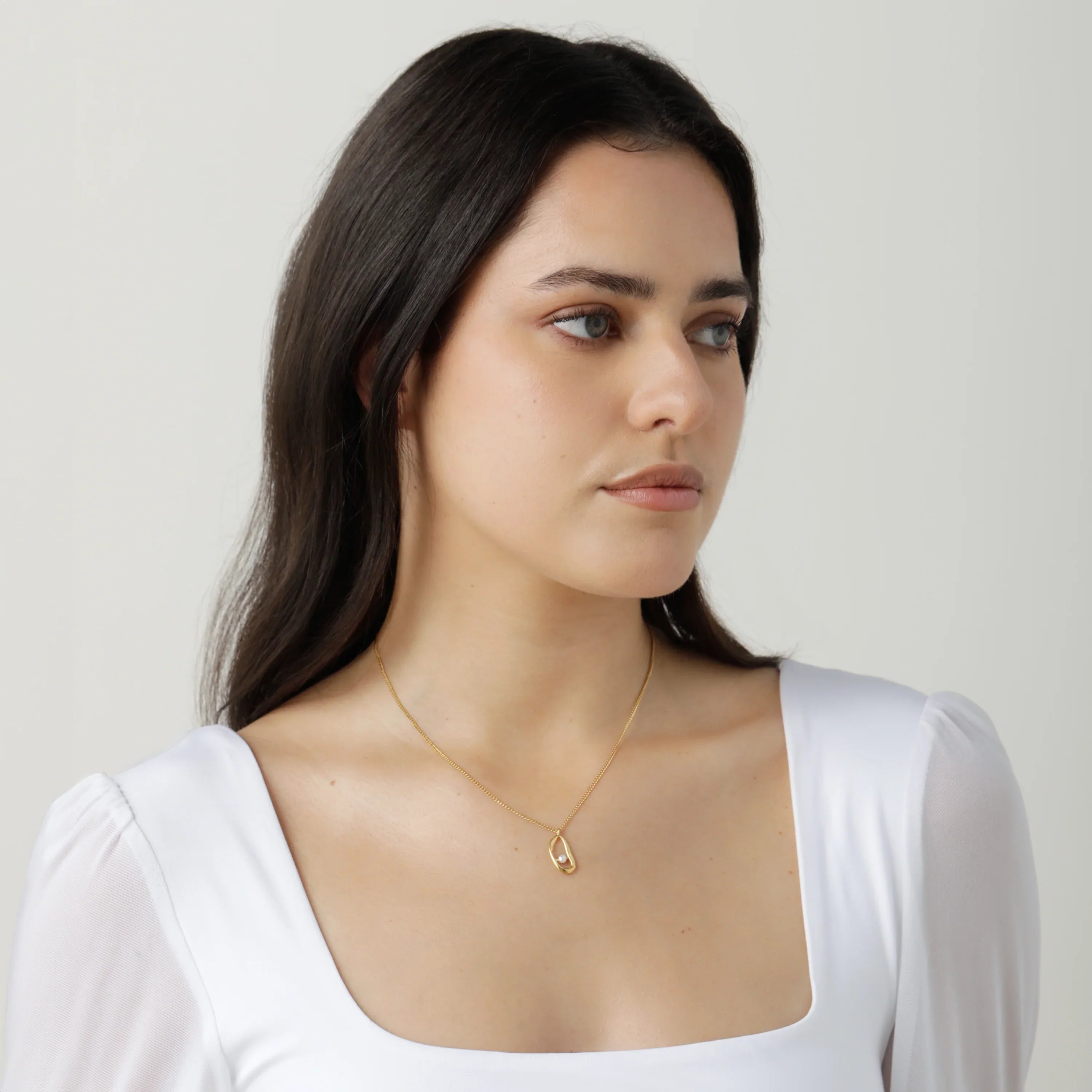 Pearlnecklace by SOMIY – minimalist jewelry that pairs with our clip-on earrings