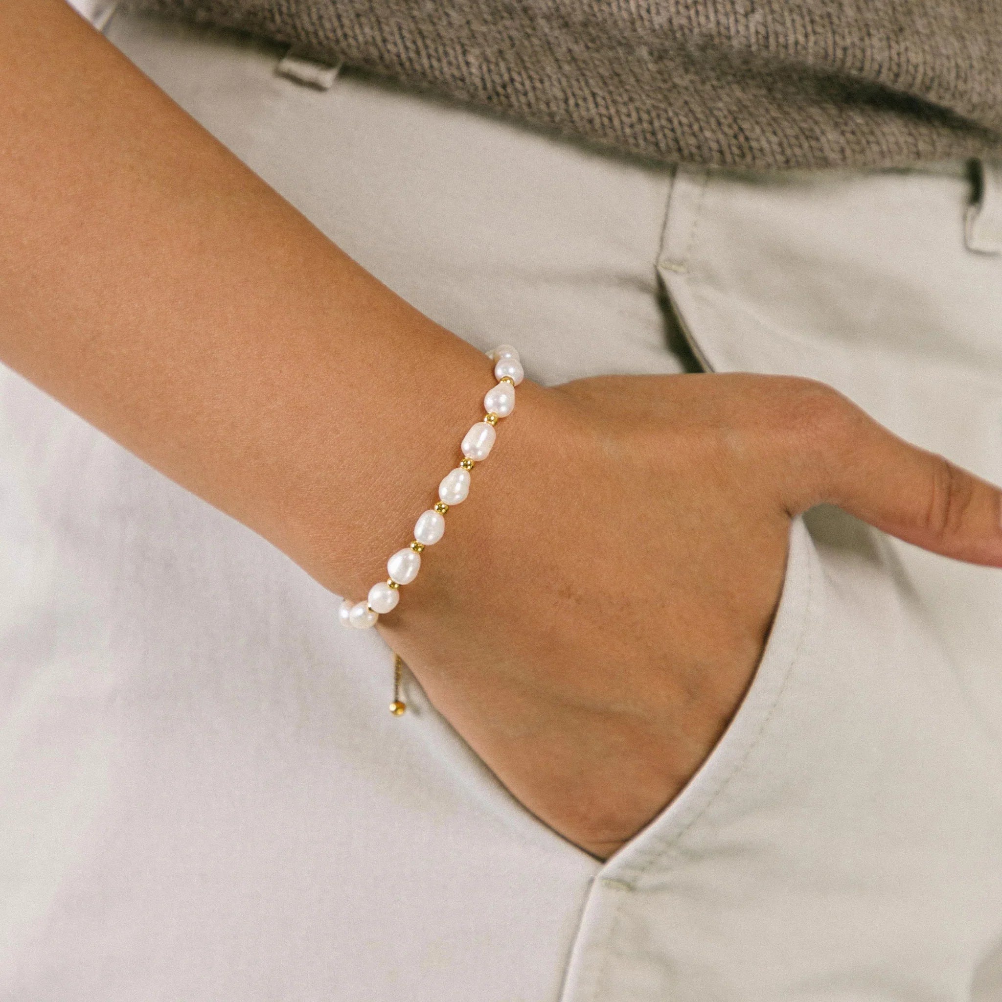Pearlbracelet by SOMIY – elegant adjustable jewelry for daily comfort