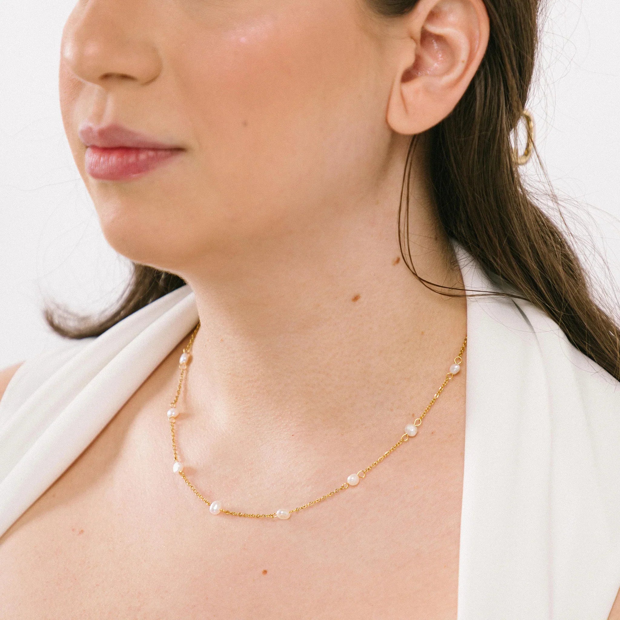 Pearlnecklace by SOMIY – minimalist jewelry that pairs with our clip-on earrings