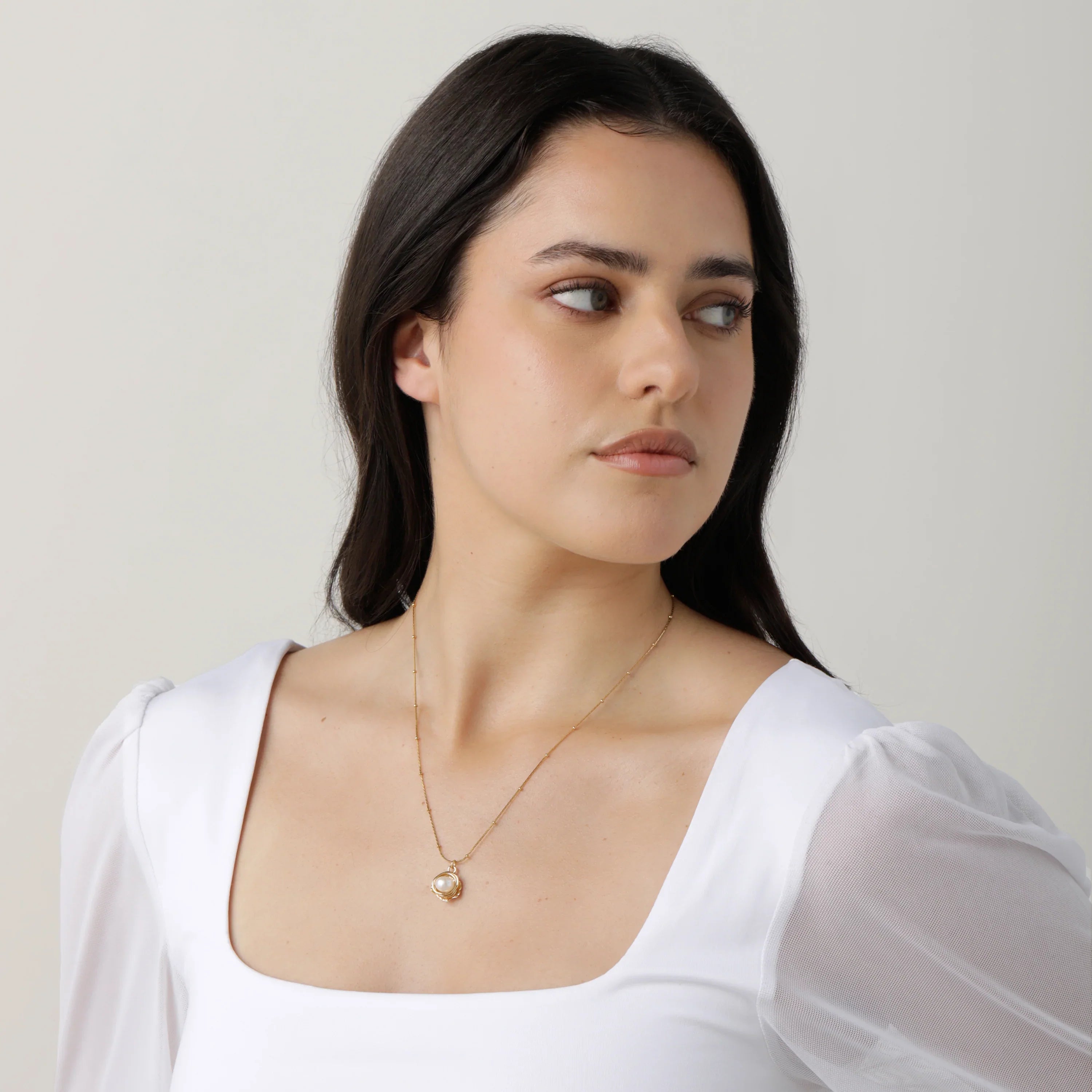 Pearlnecklace by SOMIY – minimalist jewelry that pairs with our clip-on earrings