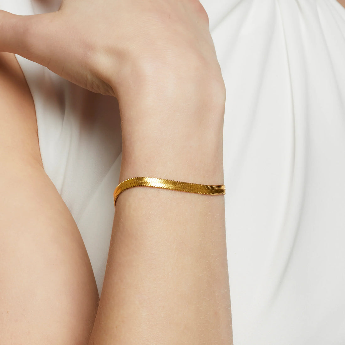 Goldadjustable ring by SOMIY – elegant minimalist jewelry for everyday wear