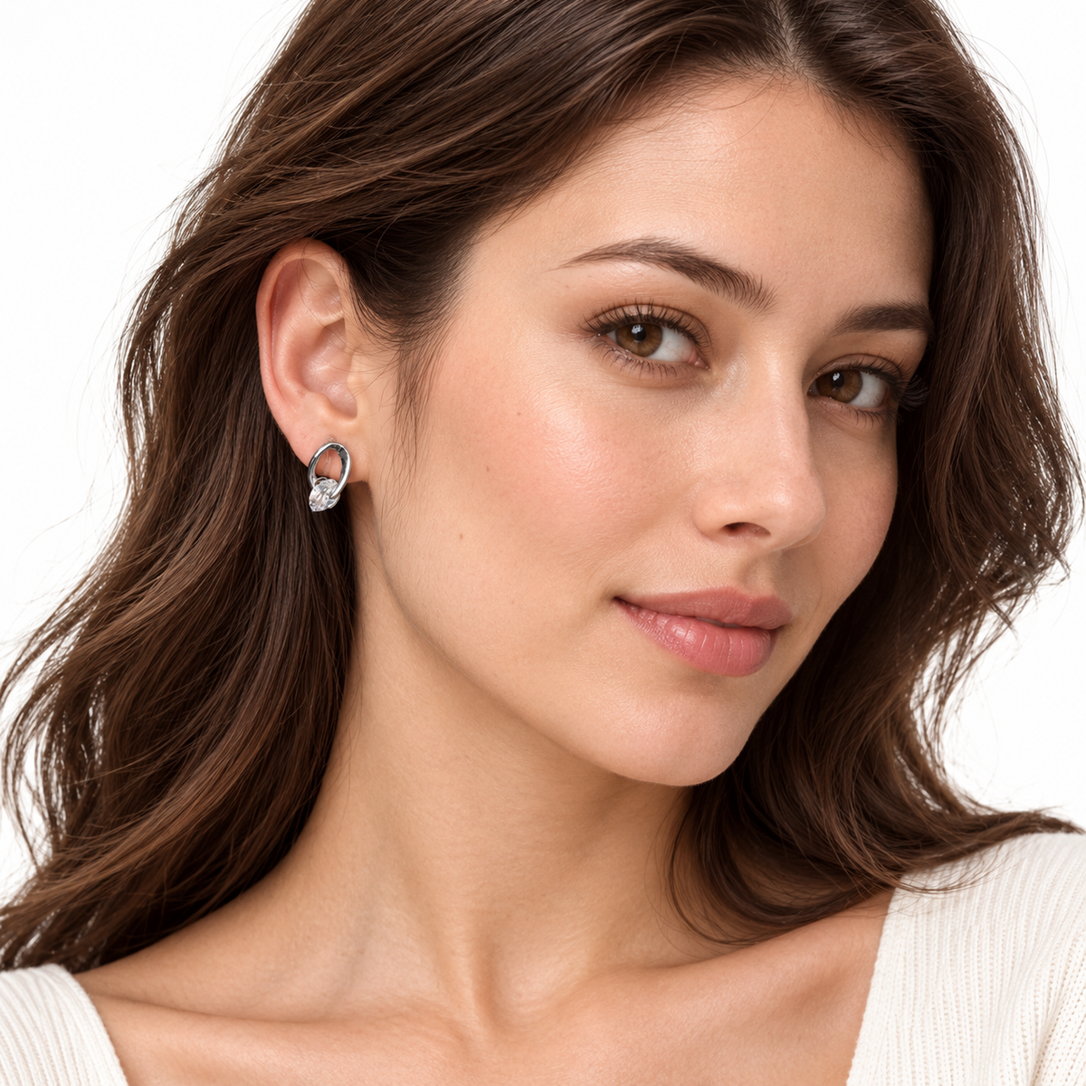 Model wearing SOMIY Solitaire Loop Clip-On Stud Earrings in silver