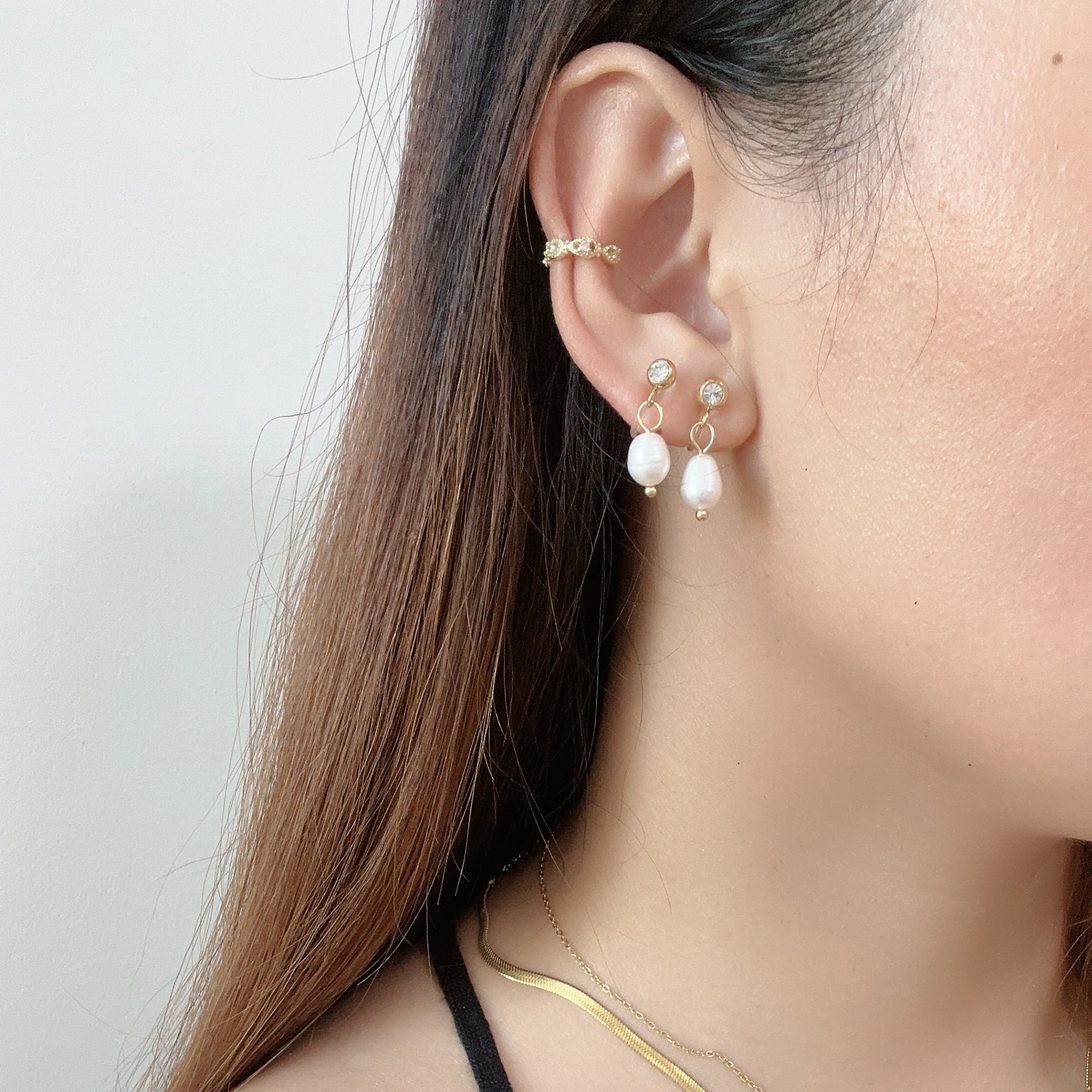 Gold Pearlclip-on earrings by SOMIY – pain-free non-pierced jewelry for everyday wear